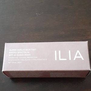 Ilia super serum tint ST5 bom bom